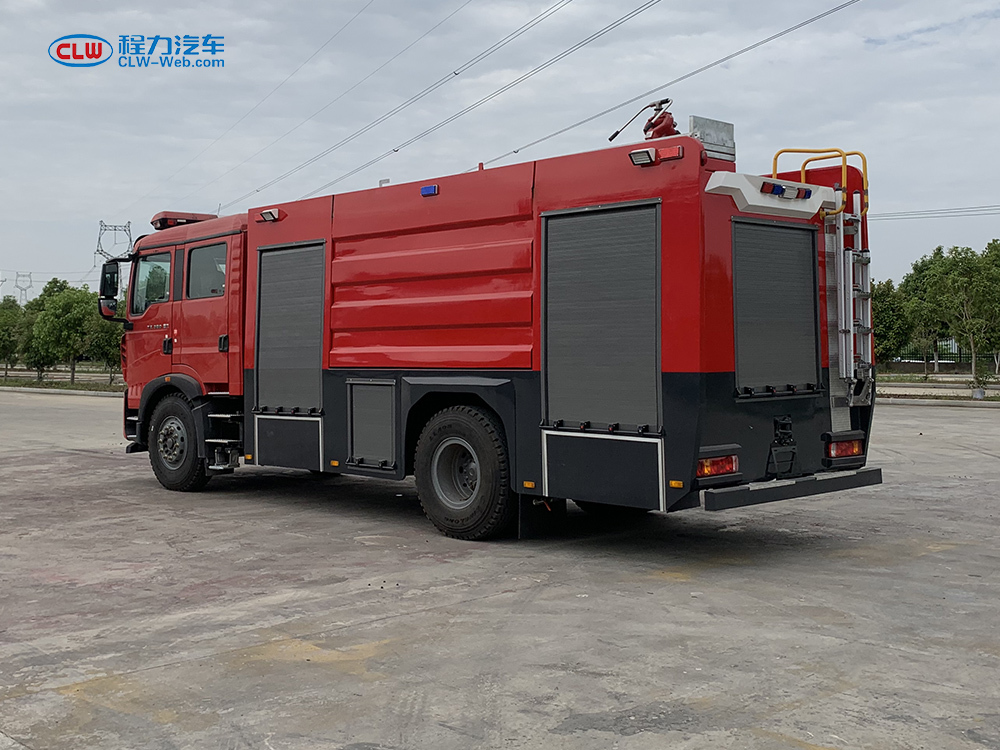 重汽豪沃T5G-8噸水罐消防車