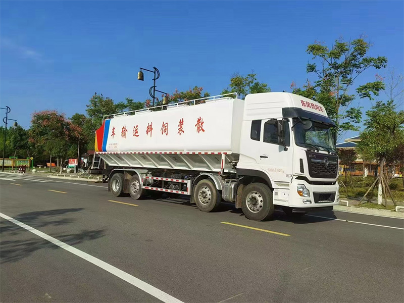 東風天龍散裝物料運輸車