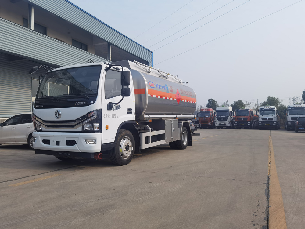 油罐車罐體用什么材質？鋁合金油罐車與碳鋼油罐車哪個好